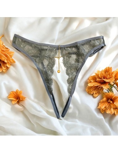 String gris bijou et chaîne dorée