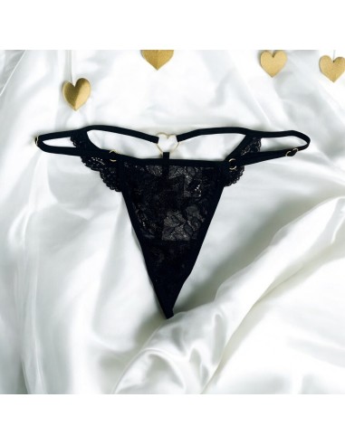 String noir dentelle avec bijou cœur doré